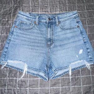 American Eagle mom short